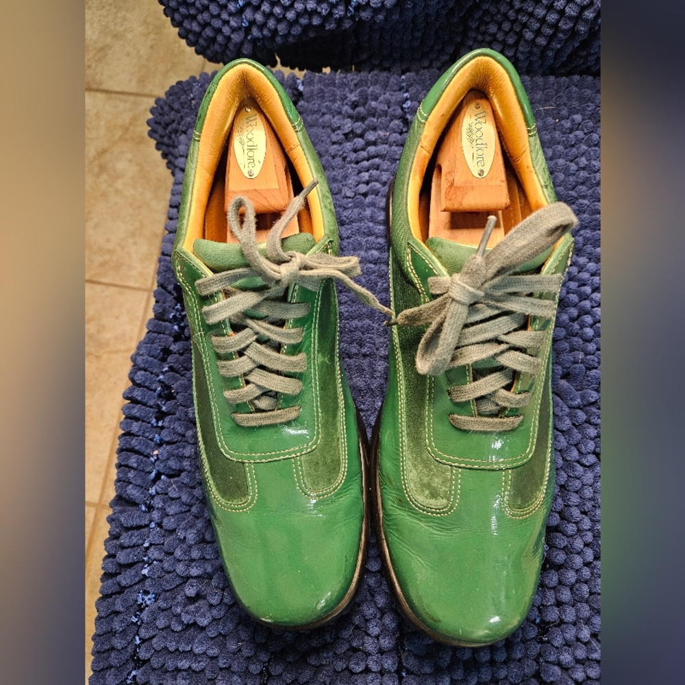 Cole Haan green patent leather/ leather gym shoe sz 11 (Nike Bubble Busted)